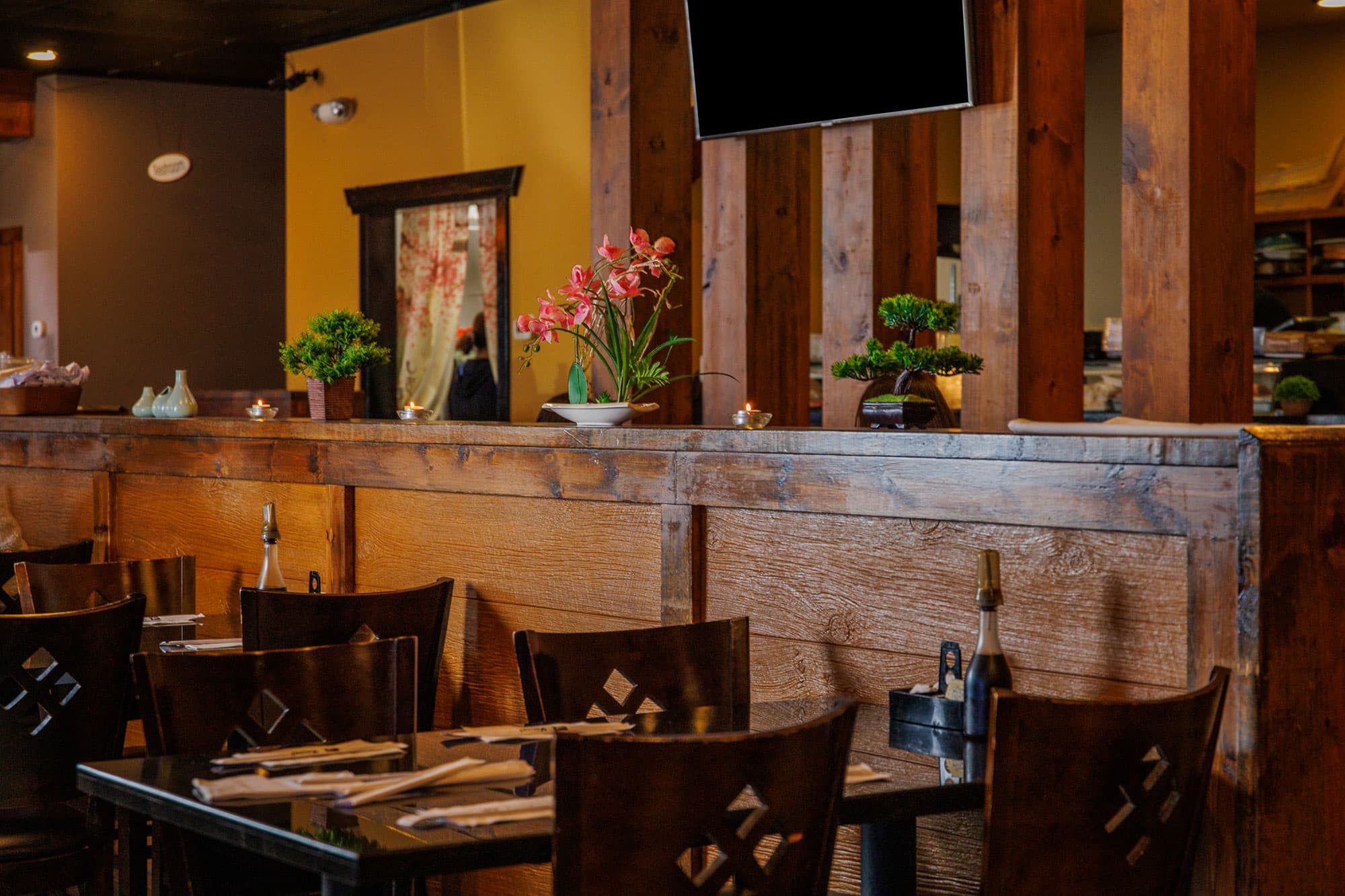 Yanagi dining room ambiance